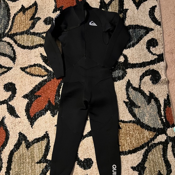 3mm M quicksilver wetsuit - Picture 1 of 9